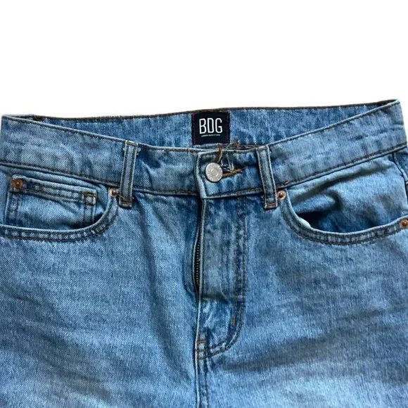 Womens Urban Outfitters BDG Distressed Raw Hem Light Rinse Cowboy Jeans - Sz 26 - Picture 3 of 4